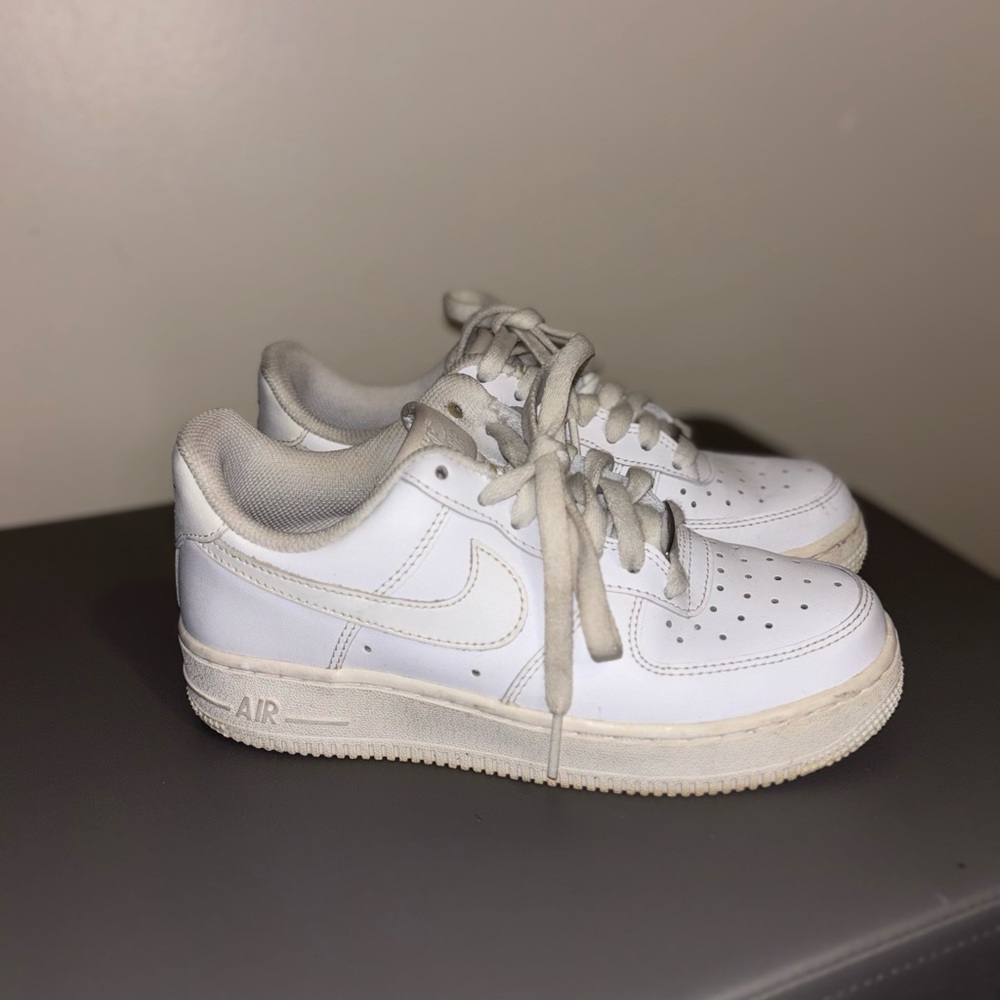 Nike Air Force Ones Women’s Size 5.5 JUST NEEDS GOOD CLEAN